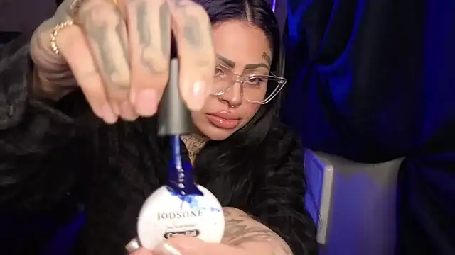 Snapshot of chicanachic13 chatting on January 17, 2026, 4:06 am chicanachic13 online show from January 17, 2026, 4:06 am