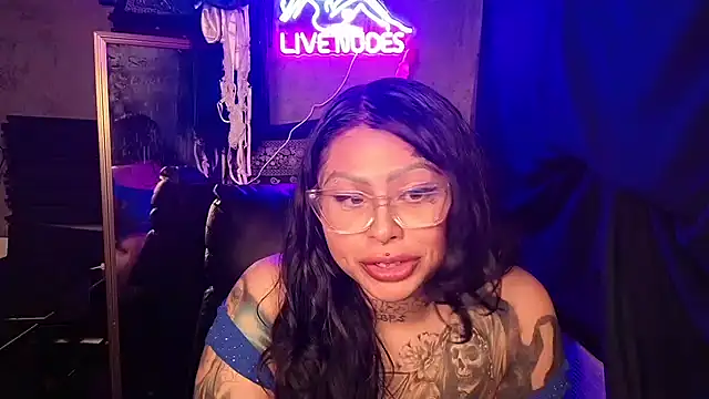 Snapshot of chicanachic13 chatting on February 20, 2026, 7:21 am chicanachic13 online show from February 20, 2026, 7:21 am