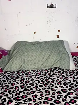 Snapshot of mily_09 chatting on October 21, 2025, 3:24 pm mily 09 online show from October 21, 2025, 3:24 pm