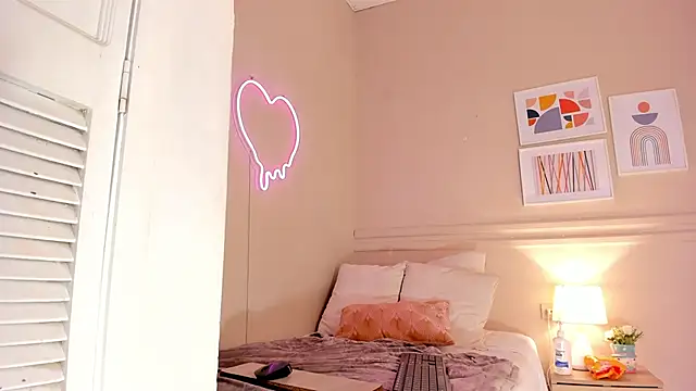  aleja x online show from September 19, 2025, 6:41 pm