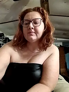 XEmoxkittyx online show from February 21, 2026, 5:47 pm