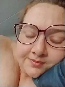 Snapshot of XEmoxkittyx chatting on March 17, 2026, 7:44 am XEmoxkittyx online show from March 17, 2026, 7:44 am