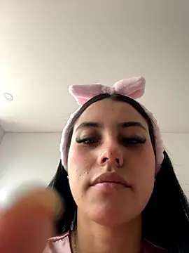 Victoria alson online show from November 3, 2025, 2:51 pm