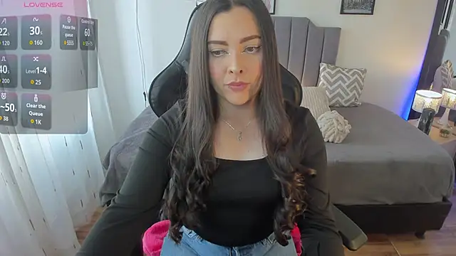 Snapshot of amaia_monet chatting on November 7, 2025, 7:36 pm amaia monet online show from November 7, 2025, 7:36 pm