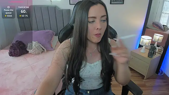 Snapshot of amaia_monet chatting on November 12, 2025, 8:19 pm amaia monet online show from November 12, 2025, 8:19 pm