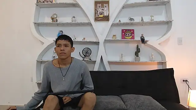 BEAUTY BOYS1 online show from December 4, 2025, 7:06 am