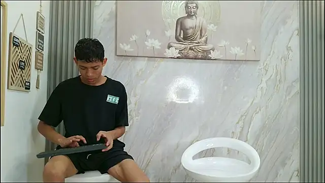 BEAUTY BOYS1 online show from February 5, 2026, 7:24 am