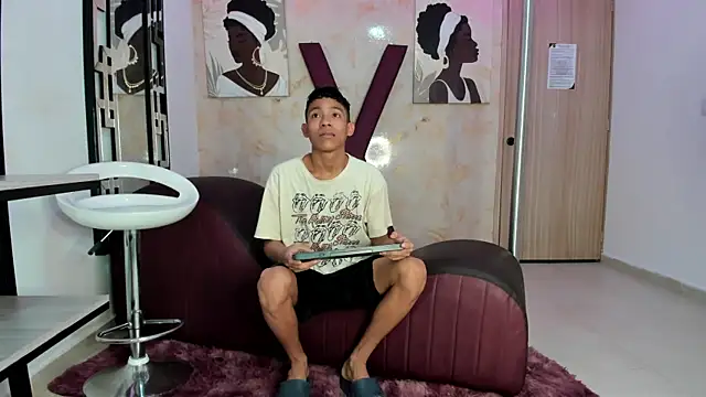 BEAUTY BOYS1 online show from April 6, 2026, 1:23 pm