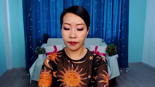 LiaPak online show from October 8, 2025, 1:14 am