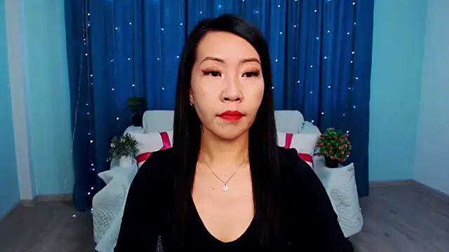 LiaPak online show from October 22, 2025, 1:06 am