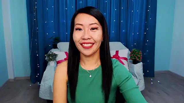 LiaPak online show from October 24, 2025, 1:13 am