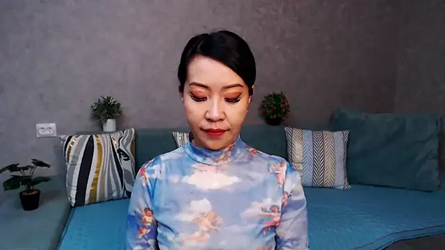 LiaPak online show from November 18, 2025, 1:00 am