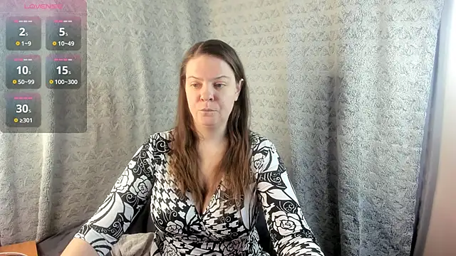 MiaLores online show from March 3, 2026, 8:53 am