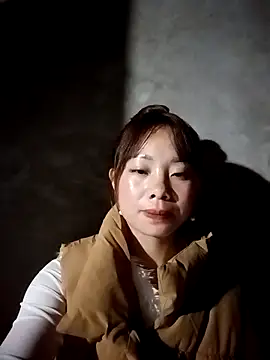 milo123-xx online show from November 18, 2025, 3:38 pm