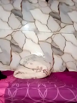 Snapshot of Miss-Alison chatting on November 19, 2025, 5:40 am Miss-Alison online show from November 19, 2025, 5:40 am