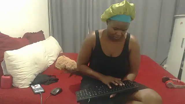 Samantha2012 online show from September 30, 2025, 1:38 pm