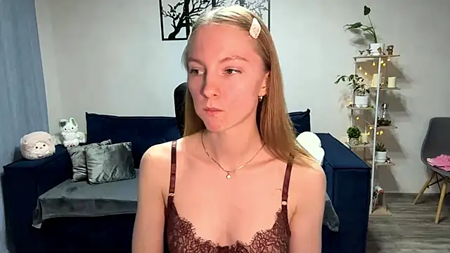 BrightAnnie online show from October 15, 2025, 3:01 pm