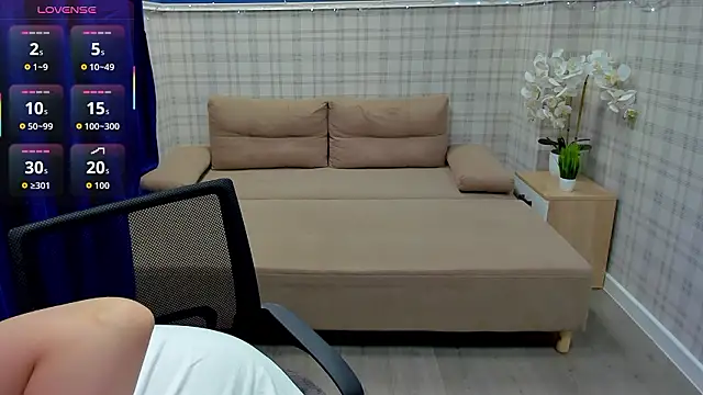 Snapshot of Hella_Fabel chatting on February 15, 2026, 1:13 am Hella Fabel online show from February 15, 2026, 1:13 am