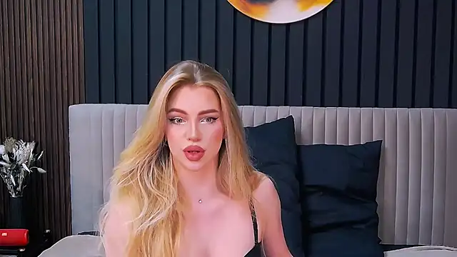 MilanaCeleste online show from November 30, 2025, 3:54 am