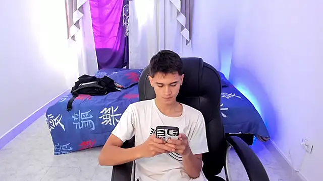 Aron Boyy online show from October 16, 2025, 7:37 pm