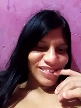 chiquitaputa online show from April 3, 2026, 3:37 am