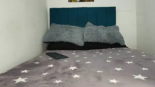 Warmteam777 online show from December 18, 2025, 3:40 pm