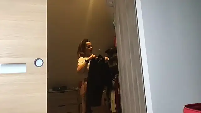 Snapshot of AmyStone__ chatting on December 4, 2025, 5:32 pm AmyStone online show from December 4, 2025, 5:32 pm