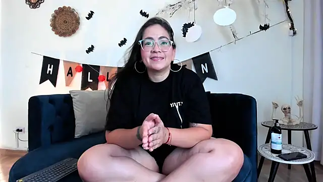 alissonbronw     online show from October 15, 2025, 7:58 pm