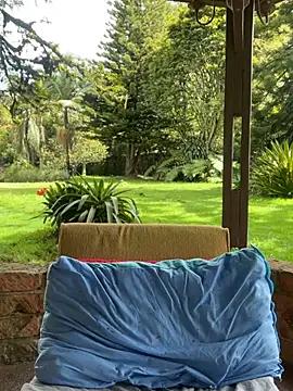 AliceMrtnz online show from February 3, 2026, 6:57 pm