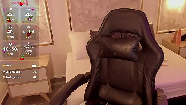 doll eyees  online show from October 28, 2025, 2:20 pm