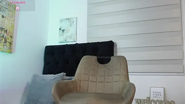 Thiago Hill online show from April 10, 2026, 9:30 pm