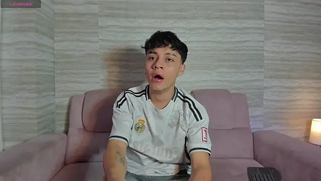 Dani rivass online show from December 14, 2025, 11:37 am