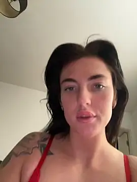 Bethbooxo online show from October 31, 2025, 3:35 pm