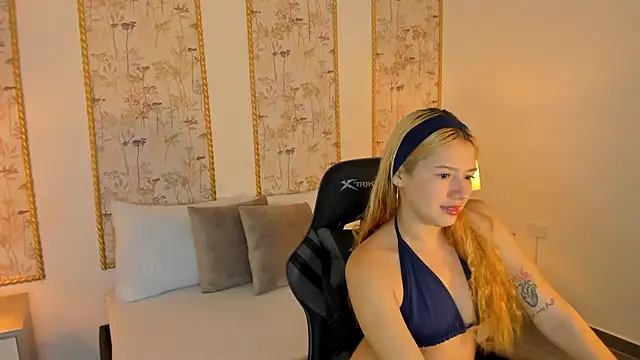 daniand  online show from October 21, 2025, 2:12 am