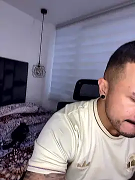 Snapshot of ALEXXX_KING chatting on January 15, 2026, 12:32 pm ALEXXX KING online show from January 15, 2026, 12:32 pm