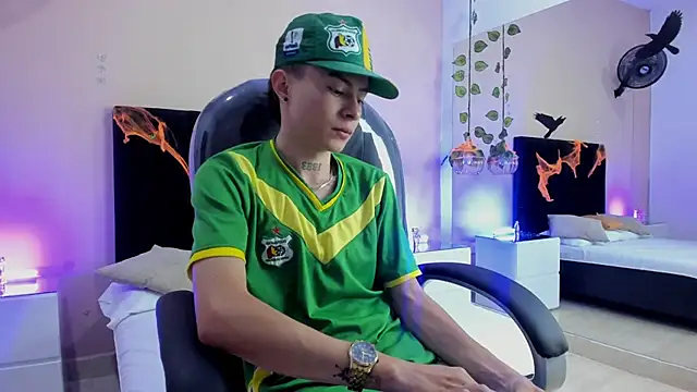 Nascary Fox online show from October 27, 2025, 8:02 pm