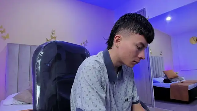 Snapshot of Nascary_Fox chatting on January 7, 2026, 7:38 pm Nascary Fox online show from January 7, 2026, 7:38 pm