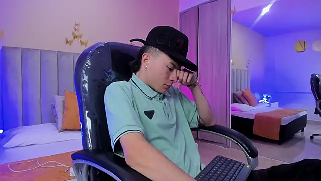 Snapshot of Nascary_Fox chatting on January 10, 2026, 7:15 pm Nascary Fox online show from January 10, 2026, 7:15 pm