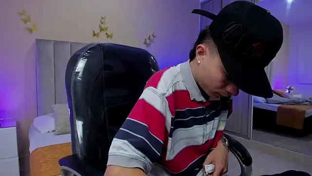 Snapshot of Nascary_Fox chatting on January 11, 2026, 1:16 pm Nascary Fox online show from January 11, 2026, 1:16 pm