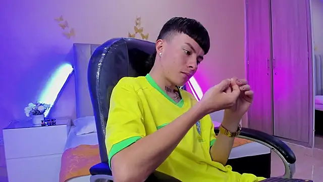 Snapshot of Nascary_Fox chatting on January 12, 2026, 7:19 pm Nascary Fox online show from January 12, 2026, 7:19 pm