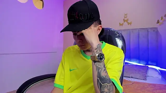 Snapshot of Nascary_Fox chatting on February 2, 2026, 7:12 pm Nascary Fox online show from February 2, 2026, 7:12 pm