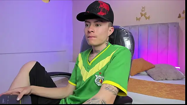 Snapshot of Nascary_Fox chatting on February 5, 2026, 7:40 pm Nascary Fox online show from February 5, 2026, 7:40 pm