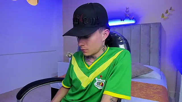 Snapshot of Nascary_Fox chatting on February 12, 2026, 7:20 pm Nascary Fox online show from February 12, 2026, 7:20 pm