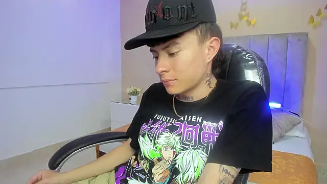 Snapshot of Nascary_Fox chatting on February 17, 2026, 7:31 pm Nascary Fox online show from February 17, 2026, 7:31 pm