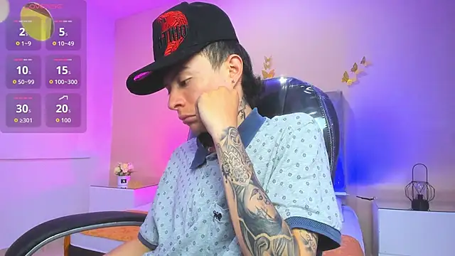 Snapshot of Nascary_Fox chatting on March 1, 2026, 3:25 pm Nascary Fox online show from March 1, 2026, 3:25 pm