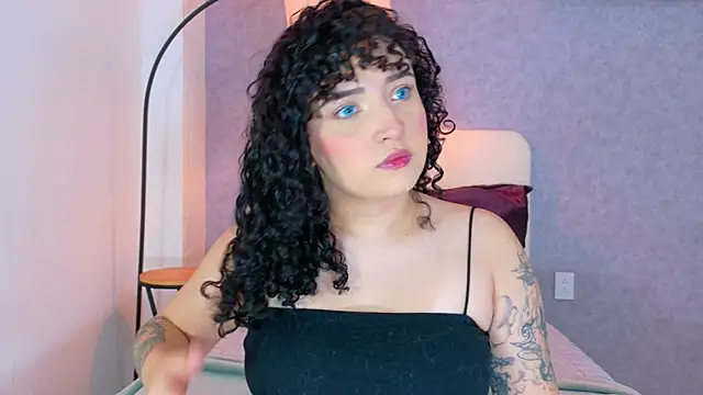 Snapshot of Tracielowe_w chatting on February 9, 2026, 7:29 pm Tracielowe w online show from February 9, 2026, 7:29 pm