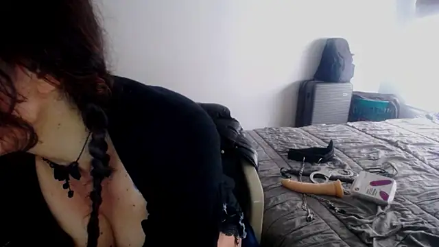 Snapshot of fenix_colette chatting on February 7, 2026, 9:51 pm fenix colette online show from February 7, 2026, 9:51 pm