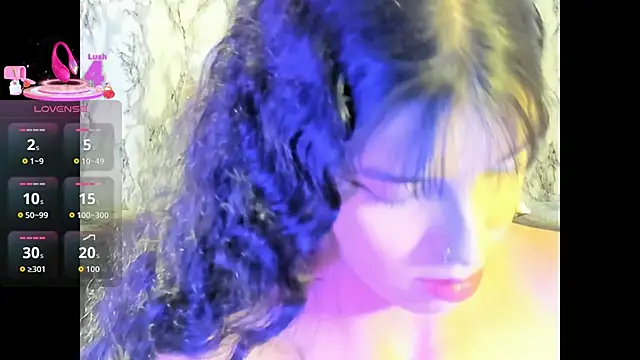 ChloeeMason online show from November 7, 2025, 10:59 am