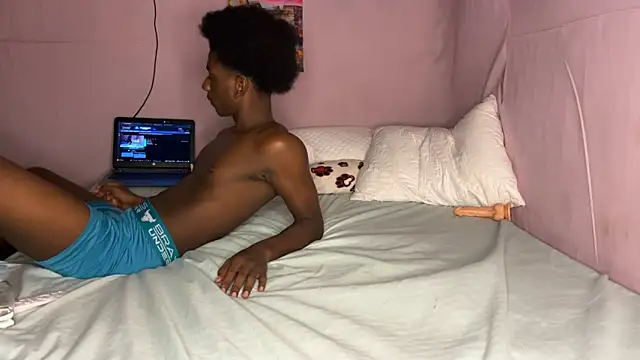 Snapshot of SpicyLolaX_NightDrip chatting on September 9, 2025, 4:12 am SpicyLolaX NightDrip online show from September 9, 2025, 4:12 am