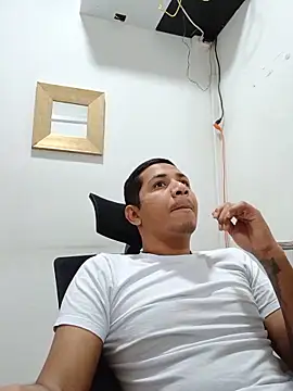 Snapshot of JoaoSalgado chatting on June 11, 2026, 4:32 am JoaoSalgado online show from June 11, 2026, 4:32 am